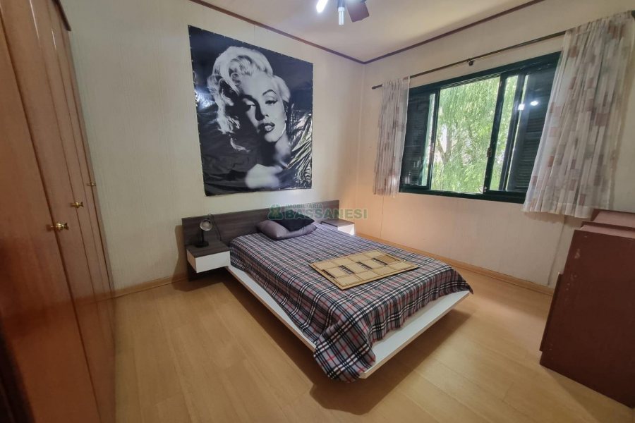 Casa com 311m², 3 dormitórios, 4 vagas, no bairro São Pelegrino em Caxias do Sul para Comprar