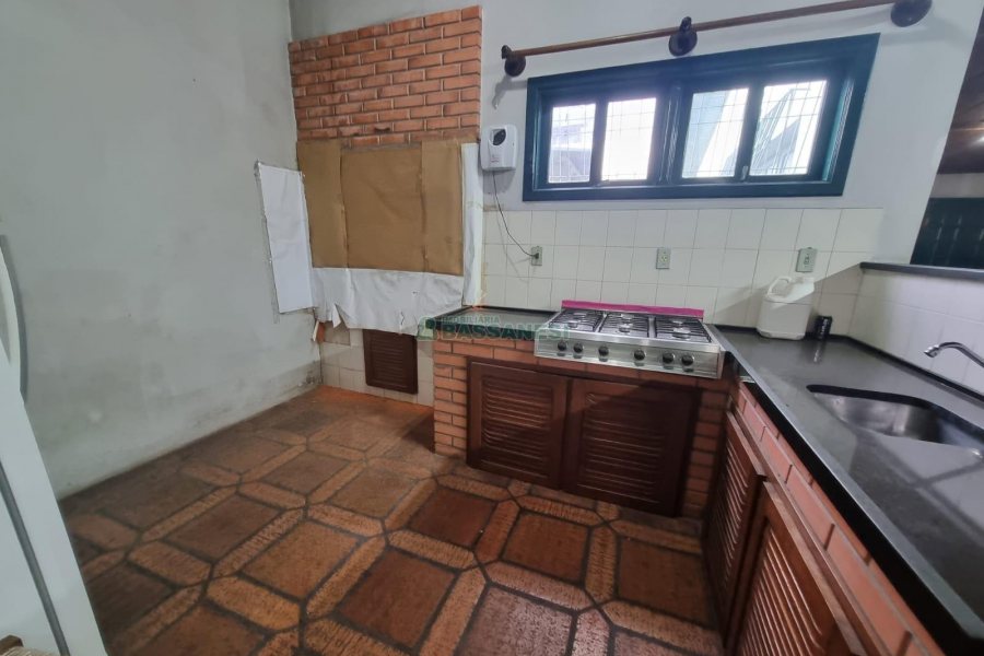 Casa com 311m², 3 dormitórios, 4 vagas, no bairro São Pelegrino em Caxias do Sul para Comprar