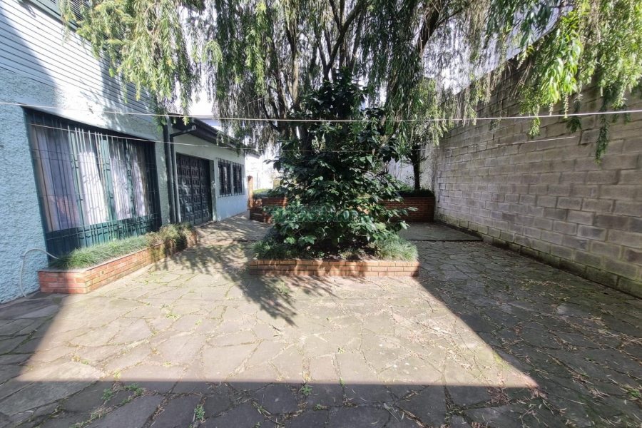 Casa com 311m², 3 dormitórios, 4 vagas, no bairro São Pelegrino em Caxias do Sul para Comprar