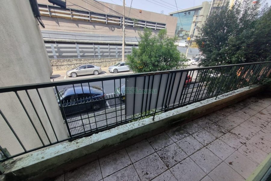 Casa com 311m², 3 dormitórios, 4 vagas, no bairro São Pelegrino em Caxias do Sul para Comprar