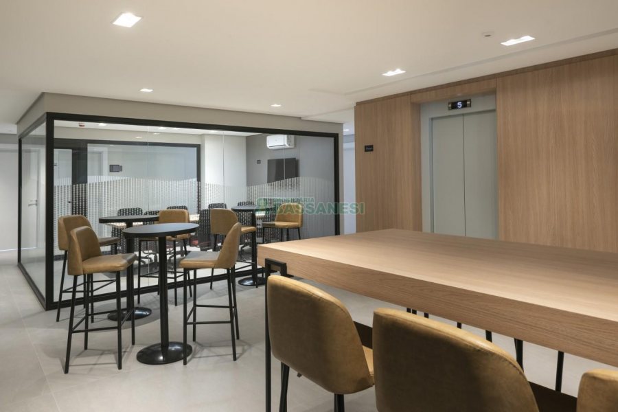 Sala com 17m², no bairro Exposição em Caxias do Sul para Comprar