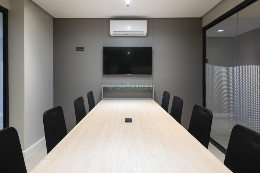 Sala com 17m², no bairro Exposição em Caxias do Sul para Comprar