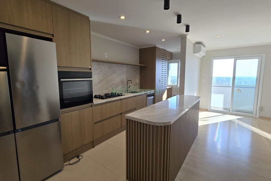 Apto Mobiliado com 88m², 3 dormitórios, 2 vagas, no bairro Madureira em Caxias do Sul para Alugar