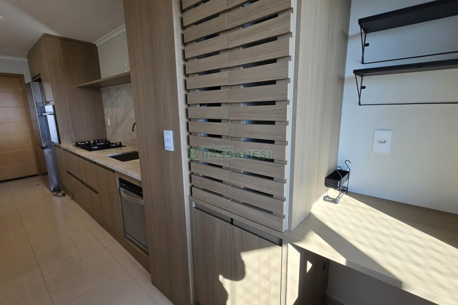Apto Mobiliado com 88m², 3 dormitórios, 2 vagas, no bairro Madureira em Caxias do Sul para Alugar