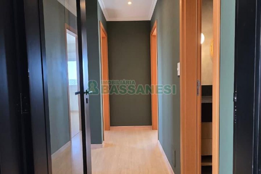 Apto Mobiliado com 88m², 3 dormitórios, 2 vagas, no bairro Madureira em Caxias do Sul para Alugar