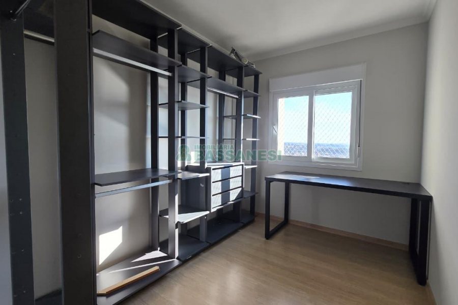 Apto Mobiliado com 88m², 3 dormitórios, 2 vagas, no bairro Madureira em Caxias do Sul para Alugar