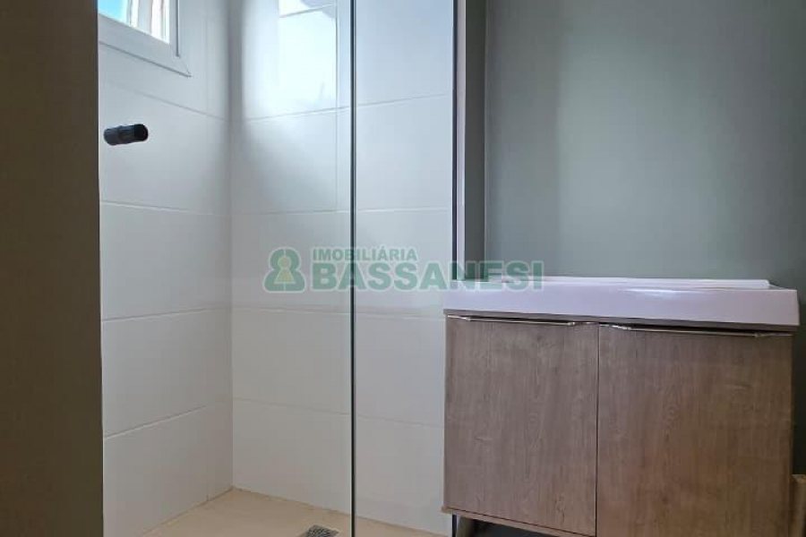 Apto Mobiliado com 88m², 3 dormitórios, 2 vagas, no bairro Madureira em Caxias do Sul para Alugar