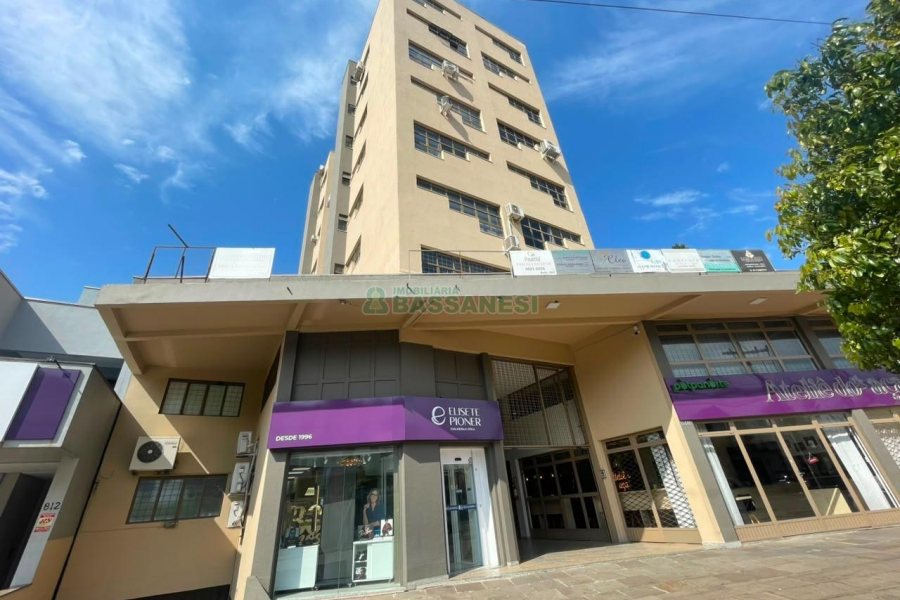 Sala com 47m², 1 vaga, no bairro Rio Branco em Caxias do Sul para Comprar