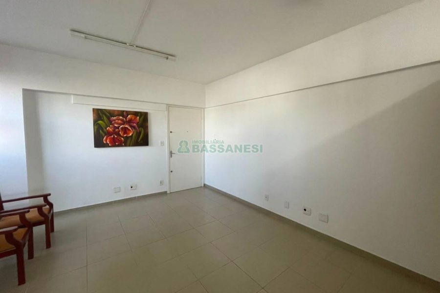 Sala com 47m², 1 vaga, no bairro Rio Branco em Caxias do Sul para Comprar