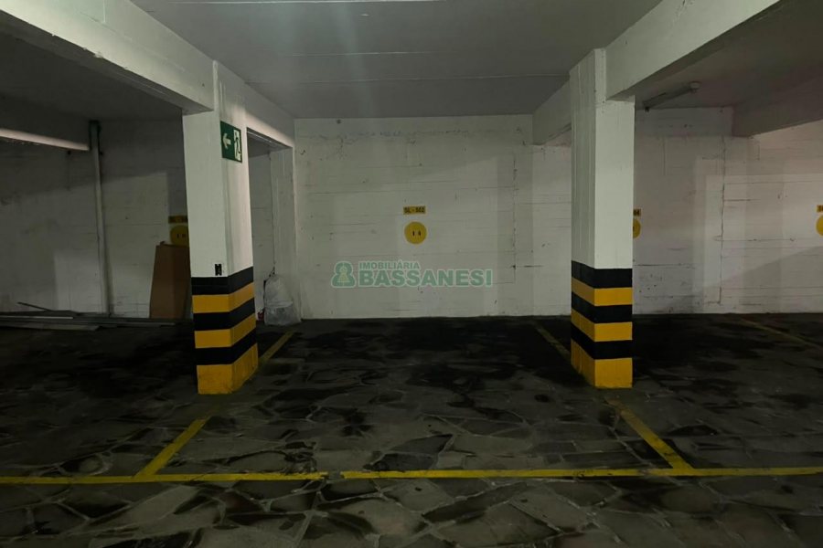 Sala com 47m², 1 vaga, no bairro Rio Branco em Caxias do Sul para Comprar