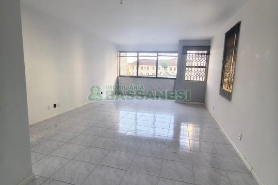 Sala com 42m², no bairro Centro em Caxias do Sul para Comprar