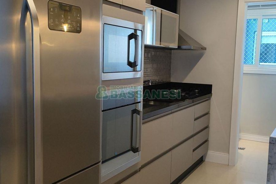 Apartamento com 96m², 2 dormitórios, 2 vagas, no bairro Panazzolo em Caxias do Sul para Comprar