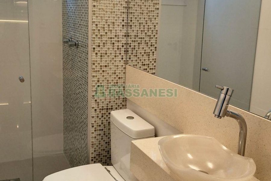 Apartamento com 96m², 2 dormitórios, 2 vagas, no bairro Panazzolo em Caxias do Sul para Comprar
