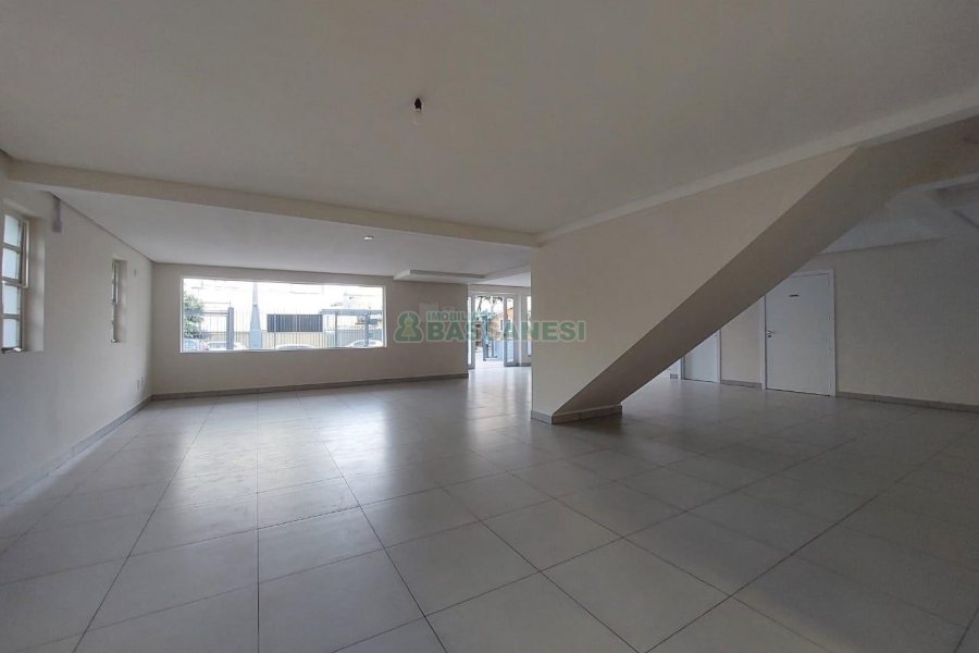 Loja com 335m², 8 vagas, no bairro Panazzolo em Caxias do Sul para Alugar