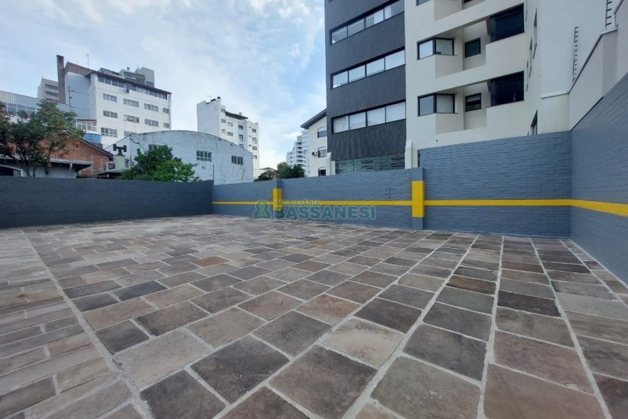 Loja com 335m², 8 vagas, no bairro Panazzolo em Caxias do Sul para Alugar