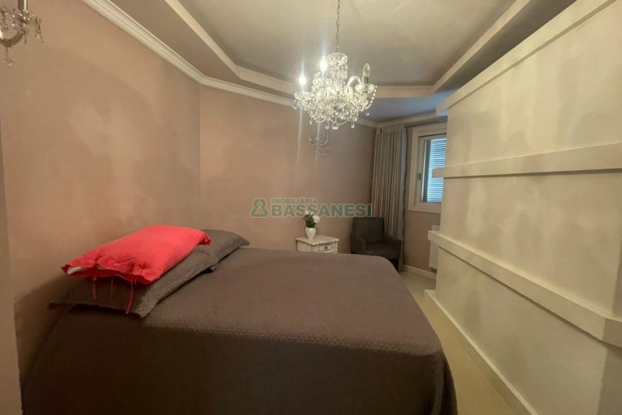 Casa com 330m², 3 dormitórios, 2 vagas, no bairro Jardim América em Caxias do Sul para Comprar