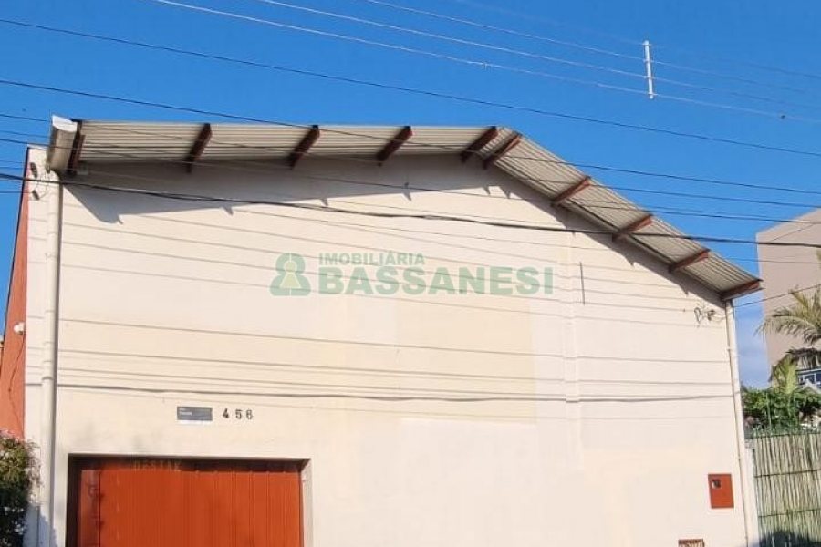 Pavilhão com 171m², no bairro Jardim América em Caxias do Sul para Alugar