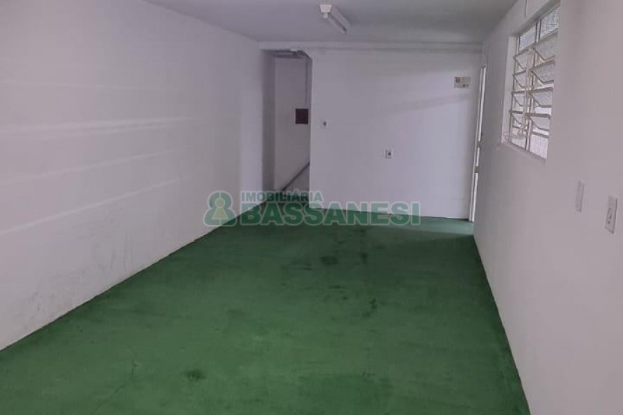 Pavilhão com 171m², no bairro Jardim América em Caxias do Sul para Alugar