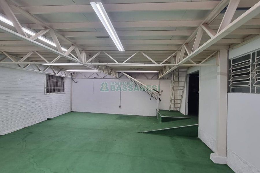 Pavilhão com 171m², no bairro Jardim América em Caxias do Sul para Alugar