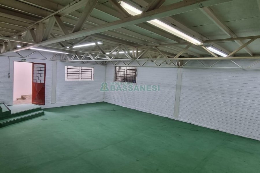 Pavilhão com 171m², no bairro Jardim América em Caxias do Sul para Alugar