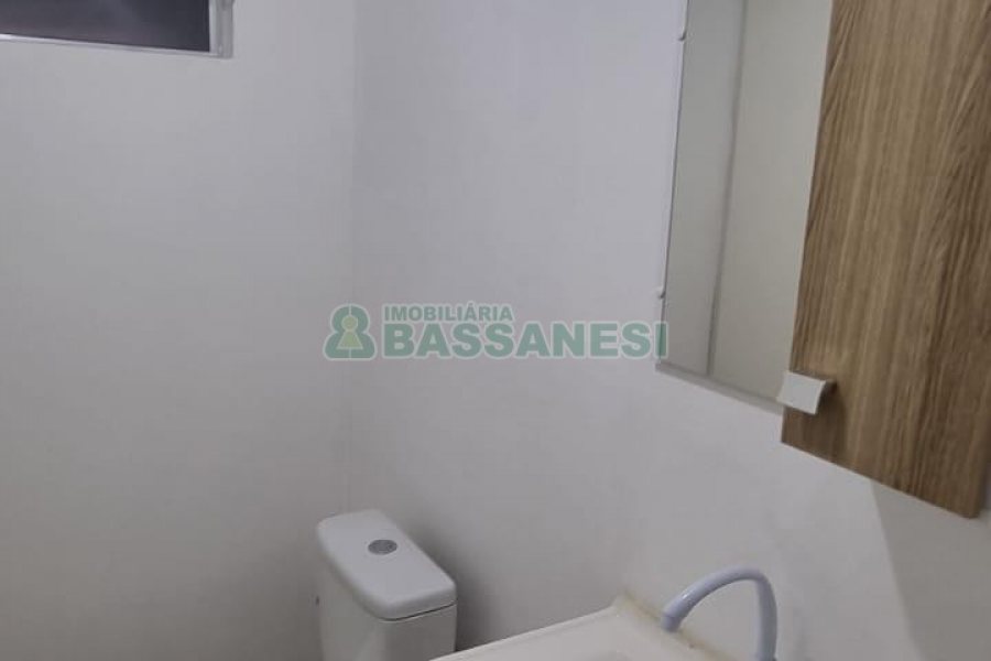 Pavilhão com 171m², no bairro Jardim América em Caxias do Sul para Alugar