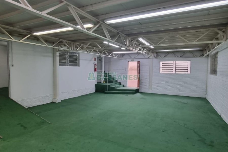 Pavilhão com 171m², no bairro Jardim América em Caxias do Sul para Alugar