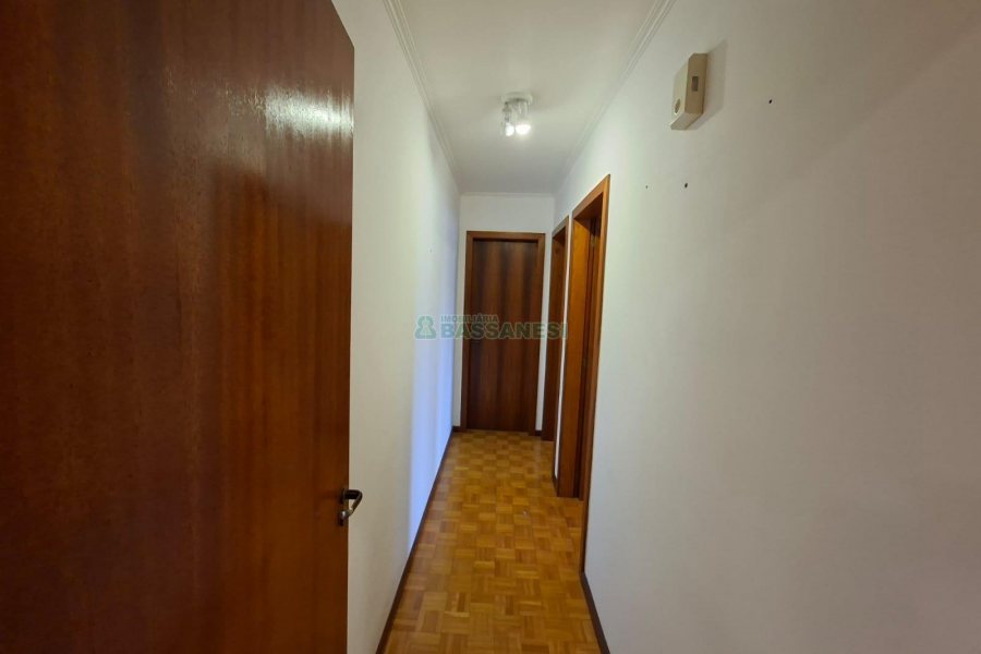 Apartamento com 89m², 2 dormitórios, 1 vaga, no bairro Pio X em Caxias do Sul para Alugar