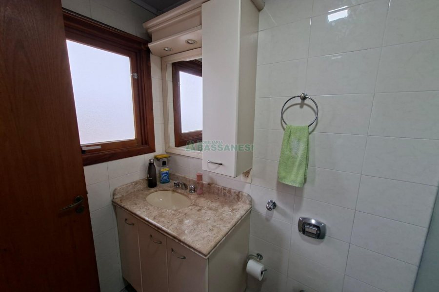 Apartamento com 89m², 2 dormitórios, 1 vaga, no bairro Pio X em Caxias do Sul para Alugar