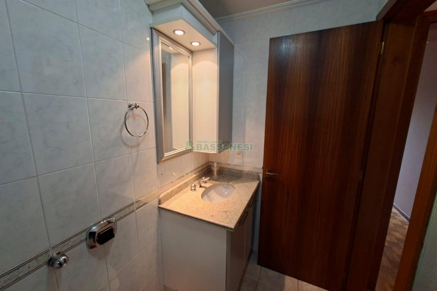 Apartamento com 89m², 2 dormitórios, 1 vaga, no bairro Pio X em Caxias do Sul para Alugar