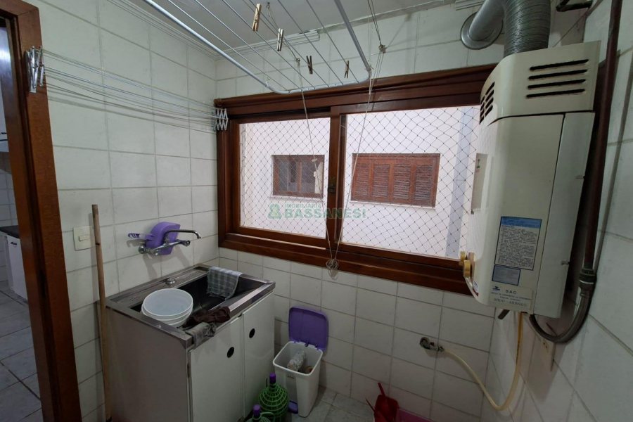 Apartamento com 89m², 2 dormitórios, 1 vaga, no bairro Pio X em Caxias do Sul para Alugar