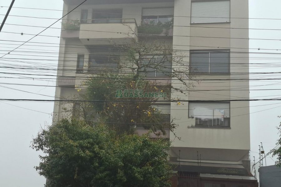 Apartamento com 116m², 3 dormitórios, 1 vaga, no bairro Centro em Caxias do Sul para Alugar
