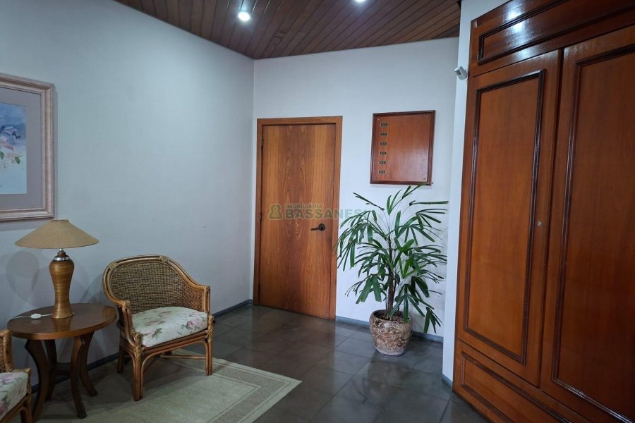 Apartamento com 116m², 3 dormitórios, 1 vaga, no bairro Centro em Caxias do Sul para Alugar