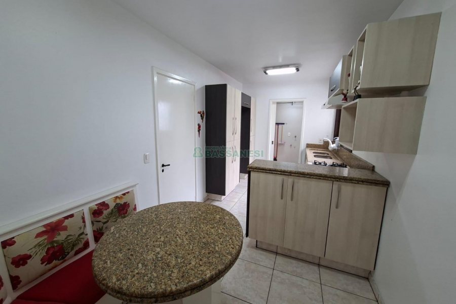 Apartamento com 116m², 3 dormitórios, 1 vaga, no bairro Centro em Caxias do Sul para Alugar