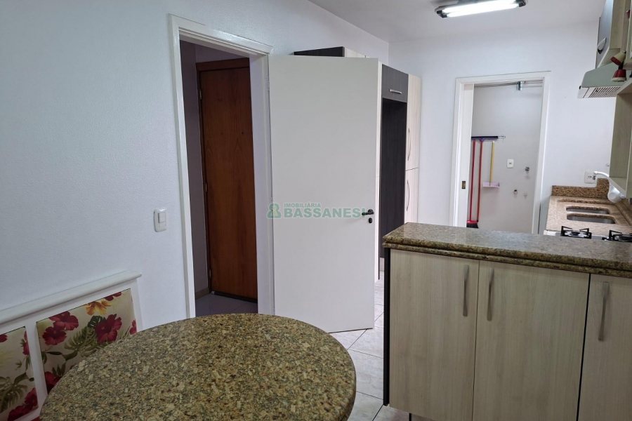 Apartamento com 116m², 3 dormitórios, 1 vaga, no bairro Centro em Caxias do Sul para Alugar
