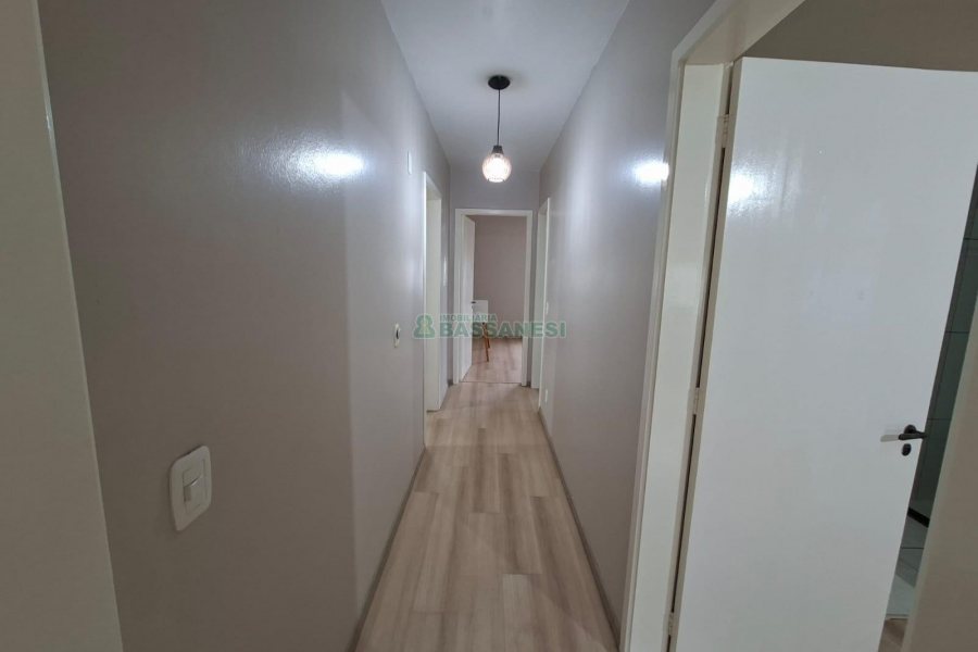 Apartamento com 116m², 3 dormitórios, 1 vaga, no bairro Centro em Caxias do Sul para Alugar