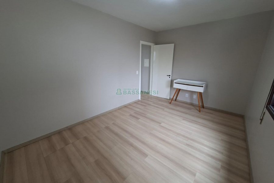 Apartamento com 116m², 3 dormitórios, 1 vaga, no bairro Centro em Caxias do Sul para Alugar