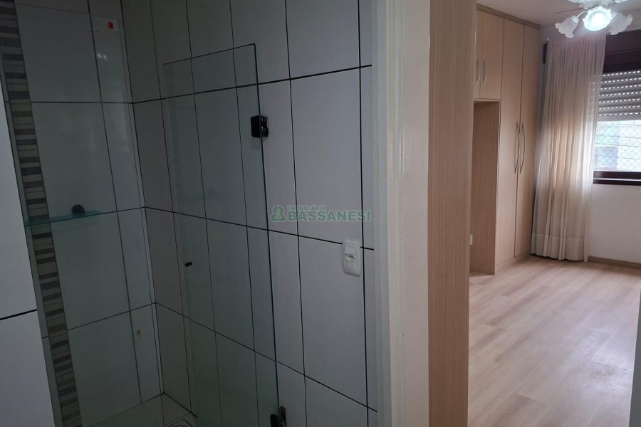 Apartamento com 116m², 3 dormitórios, 1 vaga, no bairro Centro em Caxias do Sul para Alugar