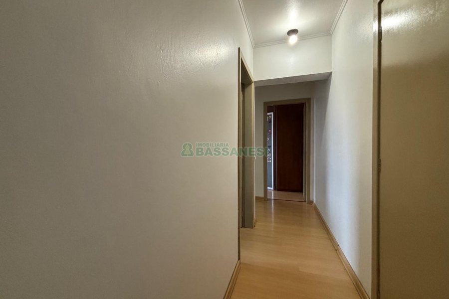 Apto Mobiliado com 78m², 2 dormitórios, 1 vaga, no bairro Lourdes em Caxias do Sul para Alugar