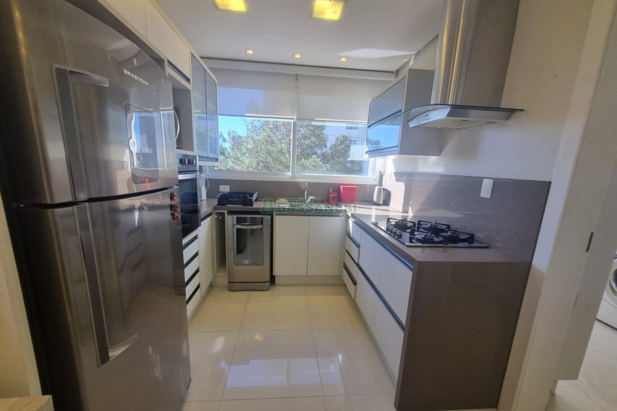 Apto Mobiliado com 202m², 3 dormitórios, 4 vagas, no bairro Rio Branco em Caxias do Sul para Alugar