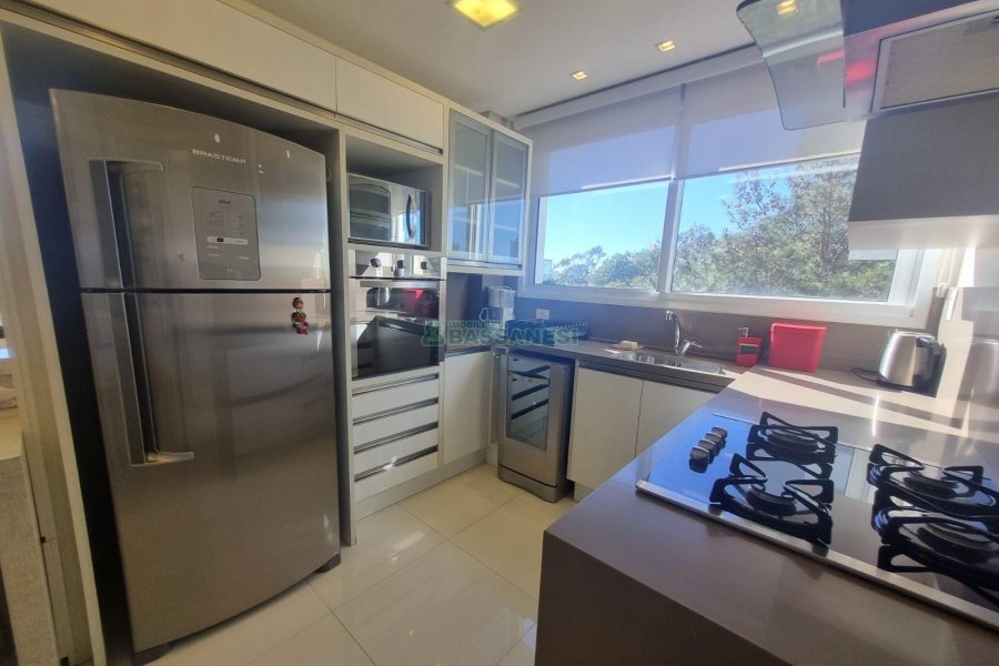 Apto Mobiliado com 202m², 3 dormitórios, 4 vagas, no bairro Rio Branco em Caxias do Sul para Alugar