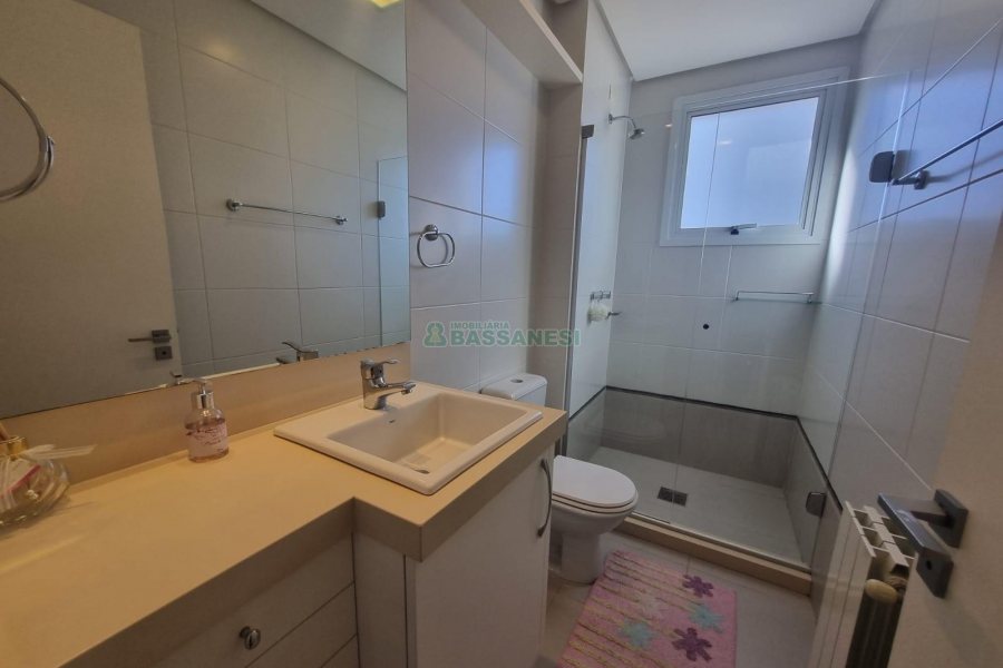 Apto Mobiliado com 202m², 3 dormitórios, 4 vagas, no bairro Rio Branco em Caxias do Sul para Alugar