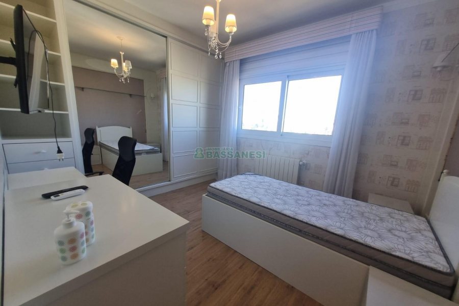 Apto Mobiliado com 202m², 3 dormitórios, 4 vagas, no bairro Rio Branco em Caxias do Sul para Alugar