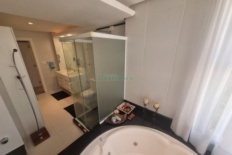 Apto Mobiliado com 202m², 3 dormitórios, 4 vagas, no bairro Rio Branco em Caxias do Sul para Alugar