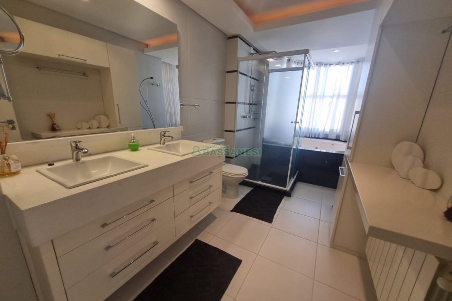 Apto Mobiliado com 202m², 3 dormitórios, 4 vagas, no bairro Rio Branco em Caxias do Sul para Alugar