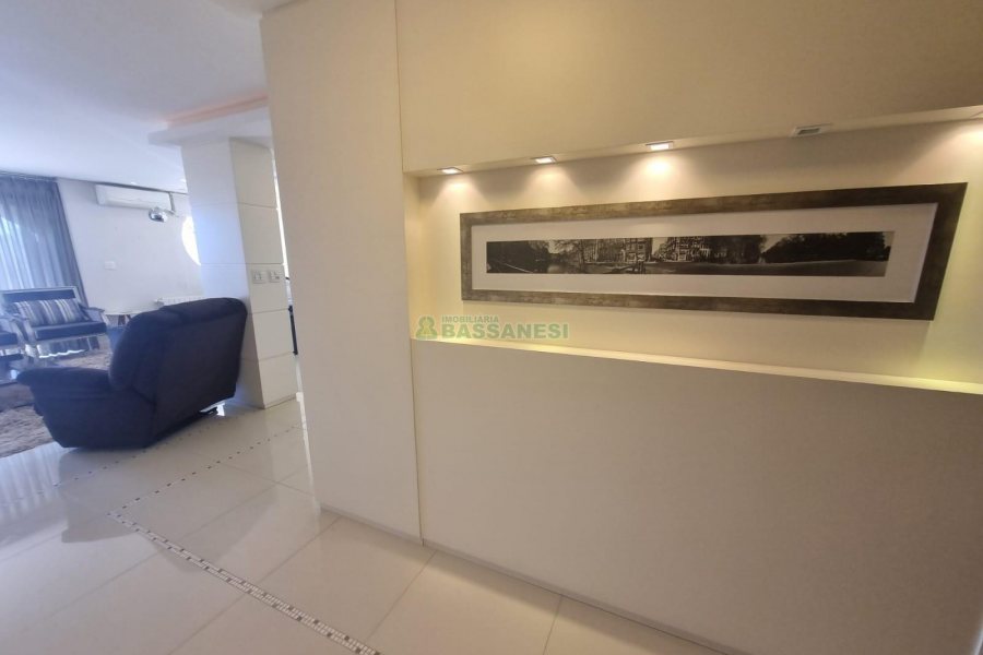 Apto Mobiliado com 202m², 3 dormitórios, 4 vagas, no bairro Rio Branco em Caxias do Sul para Alugar