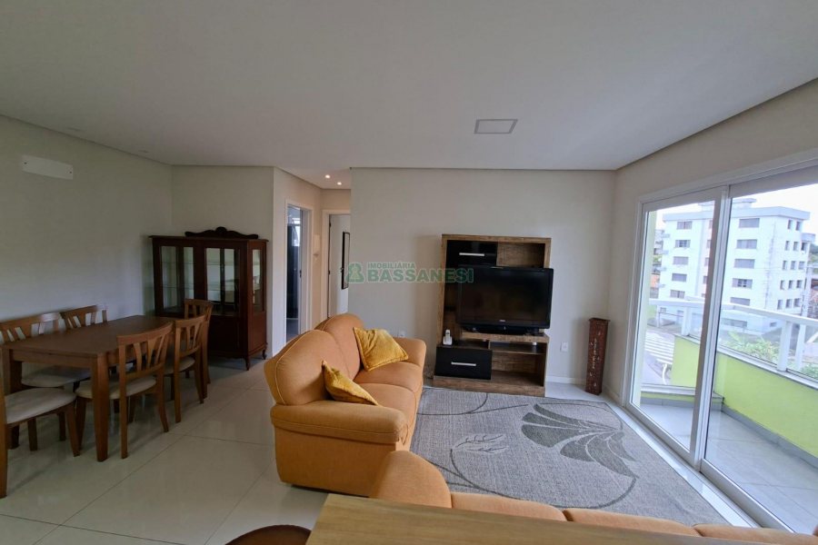 Apartamento com 75m², 2 dormitórios, 1 vaga, no bairro São Leopoldo em Caxias do Sul para Alugar