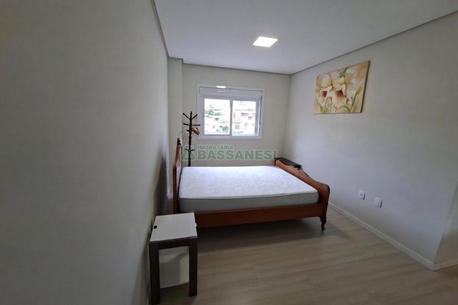 Apartamento com 75m², 2 dormitórios, 1 vaga, no bairro São Leopoldo em Caxias do Sul para Alugar