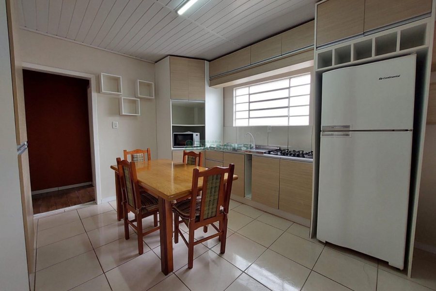 Casa Mobiliada com 100m², 3 dormitórios, 1 vaga, no bairro Cinqüentenário em Caxias do Sul para Alugar