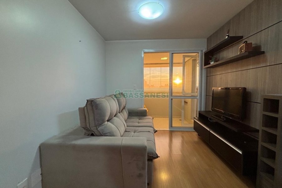 Apto Mobiliado com 85m², 2 dormitórios, 1 vaga, no bairro Charqueadas em Caxias do Sul para Alugar