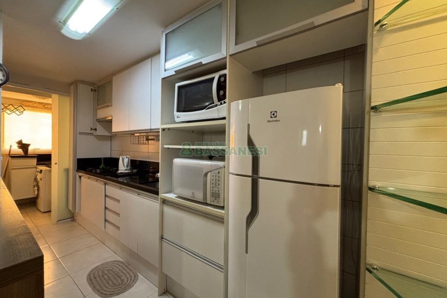 Apto Mobiliado com 85m², 2 dormitórios, 1 vaga, no bairro Charqueadas em Caxias do Sul para Alugar